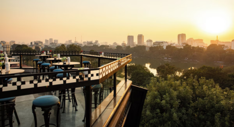 ホテル屋上バー